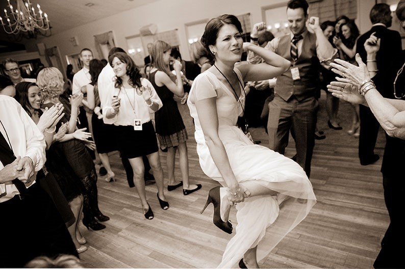 Full dance floor at a wedding